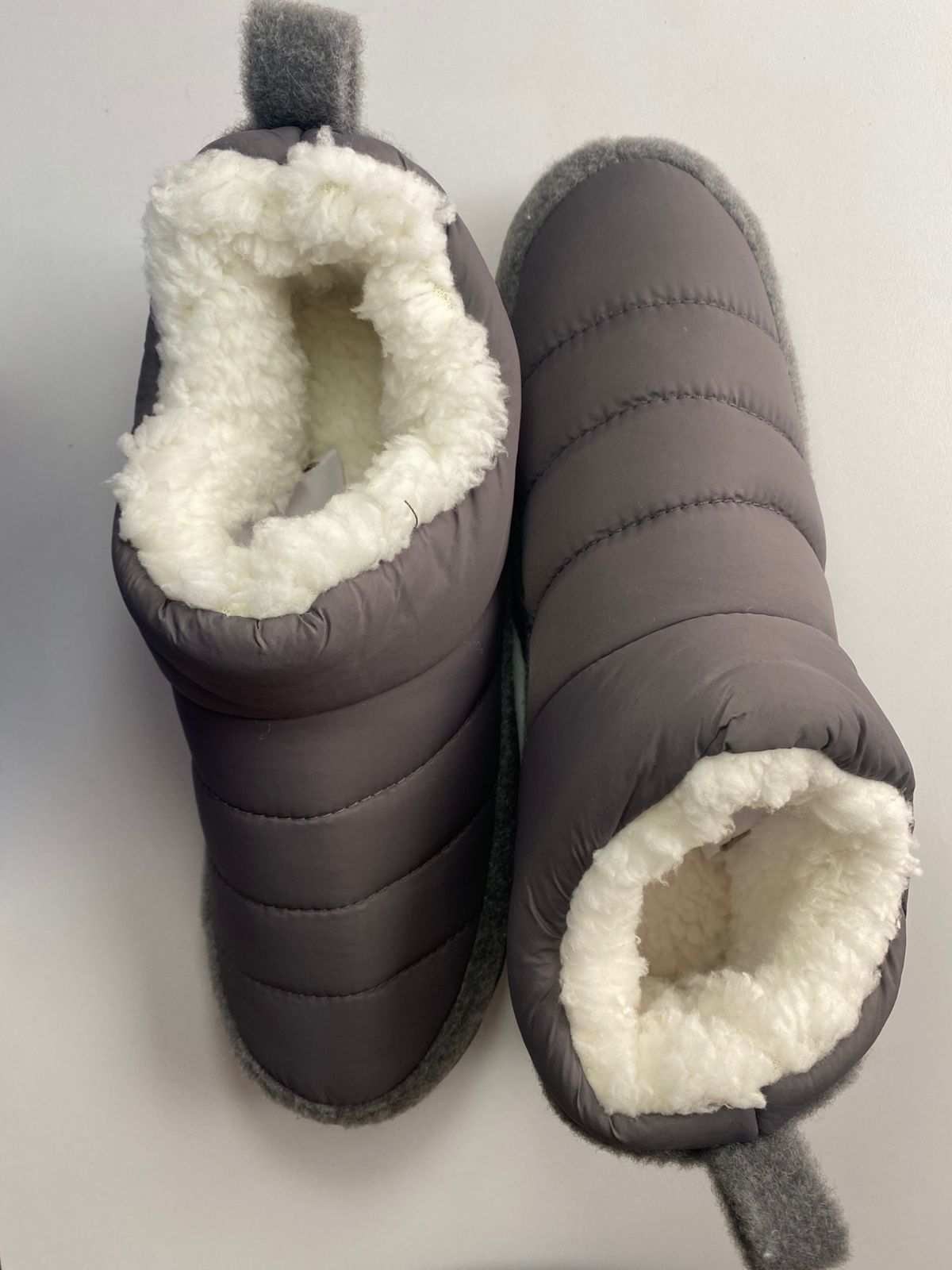 Slipper Boots Gris – Talla 38 | Botines Pantufla Cómodos y Estilosos - Imagen 3