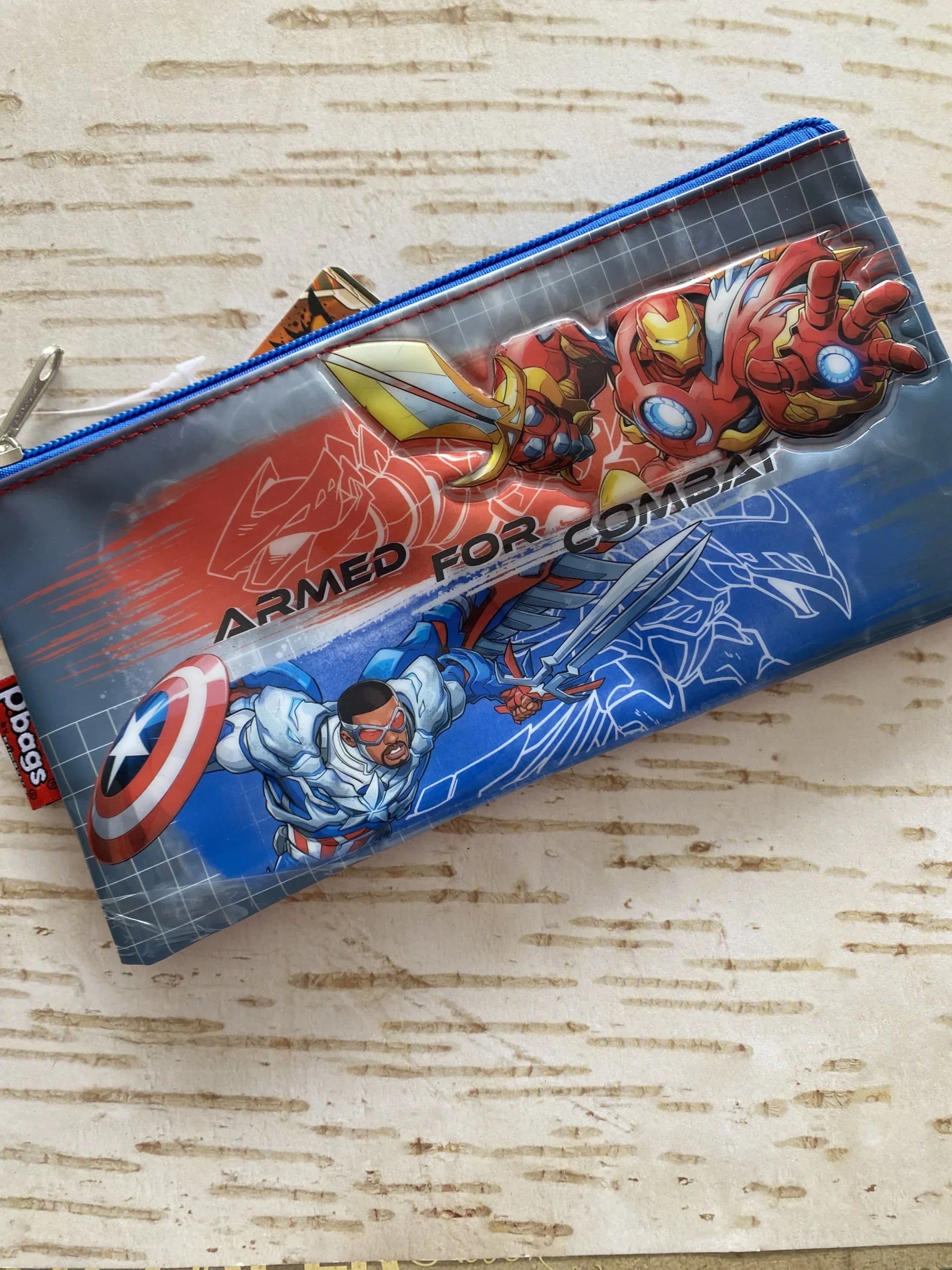 Cartuchera Capitán América – estuche escolar doble con diseño juvenil