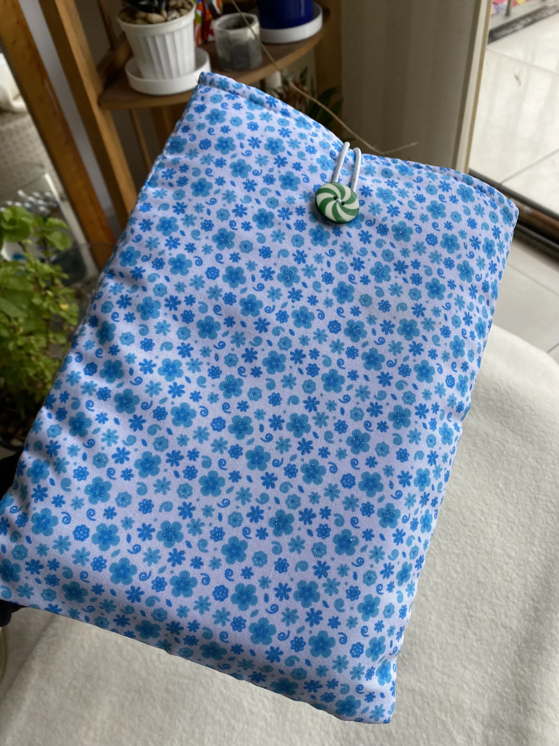 Book Pijama ( Funda para libros ) Ref Flores azul