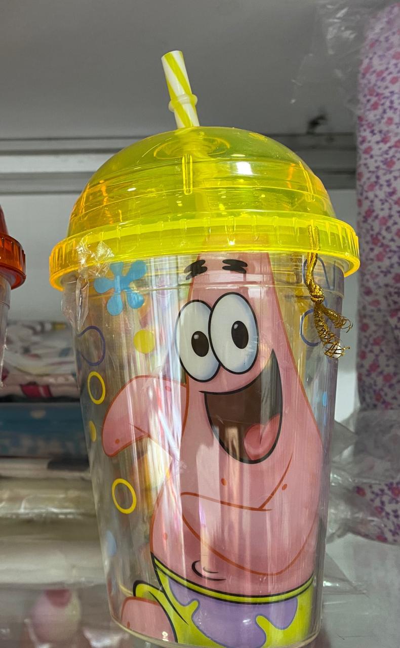 Vasos Pitillo Bob esponja con dulces.